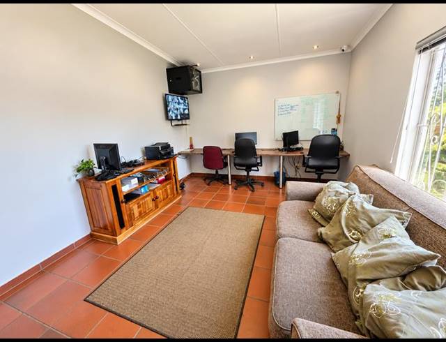 5 BEDROOM HOUSE FOR SALE IN GLEN MARAIS